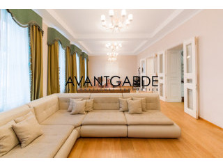 Classic Viennese apartment in..