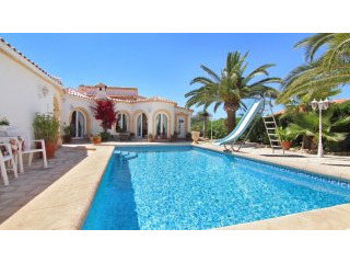 Immaculate villa with 3 bedrooms in..