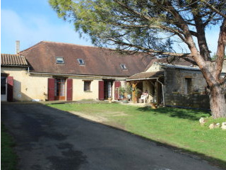 Stone House With Outbuildings Set On 25..