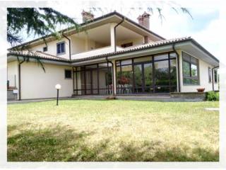 5 Bedrooms - House - For Sale