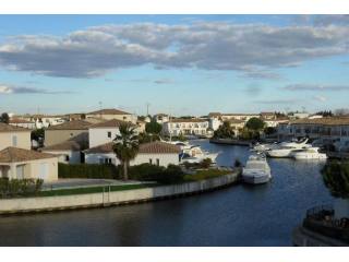 Splendid 3 Storey Marina With 2 Private..