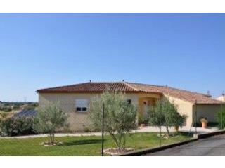 Attractive Single Storey Villa With 145..