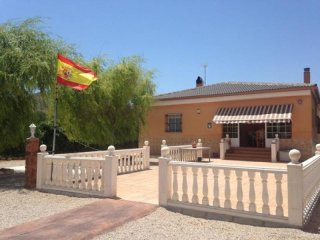 Villa for sale in Hondon de los Frailes..