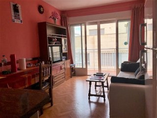 2 bedroom, 1 bathroom Apartment, (build..