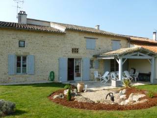 Large Stone House, Regisitered B+b..
