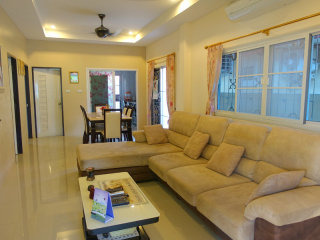 Modern 2 bedroom house at idyllic..