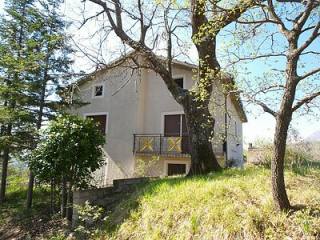 Large detached habitable property in a..