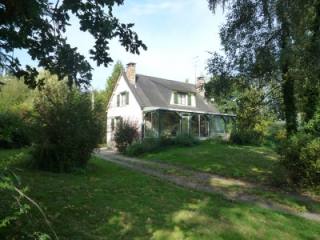 Pretty edge of village house with 2..