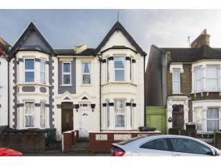 Calderon Road, E11