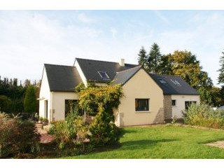 Detached House in Lovely Gardens