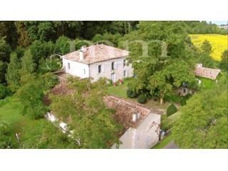 6 Bedroom Manor House For Sale