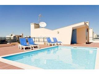 Fantastic Modern 3 Bedroom Apartment By..