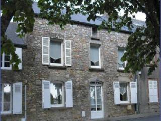 House set in a Buzzing Market Town