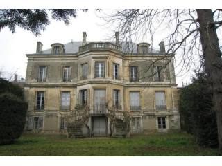Manor House For Sale: 79000 NIORT