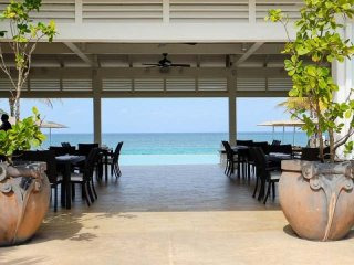 Apartment/townhouse - This custom..