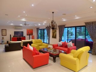 For Rent: immaculate 4 bedroom..