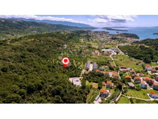 Samo kod nas! Atraktivan građevinski teren u Palitu