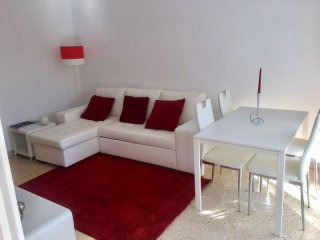 Sunny Apartment In The Prestigious Area..