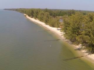 Beachfront land plot Thailand Trat -..