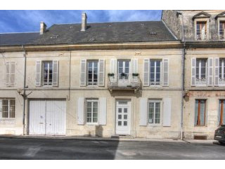 Stone Townhouse In The Heart Of Town