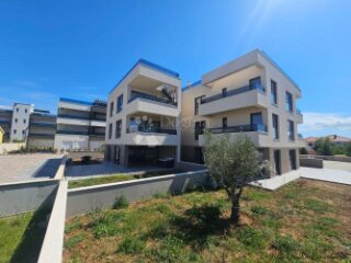 PRODAJE SE LUKSUZNI APARTMAN PRIVLAKA S3