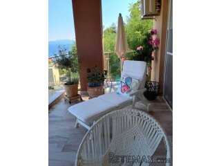 Opatija- prekrasan 2s+db s balkonom i bazenom