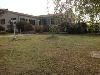 Spacious 3 bedroom house with basement..