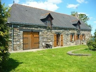 Vetry pretty stone farmhouse, new..
