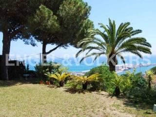 House for renovating & sea views -..