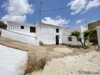 NEW & EXCLUSIVE TO VOSS HOMES - A recently renovated &..