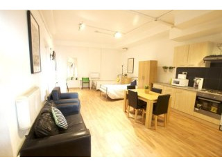 Studio near Canary Wharf station