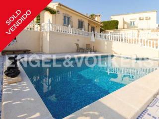 Well maintained villa in Los Balcones