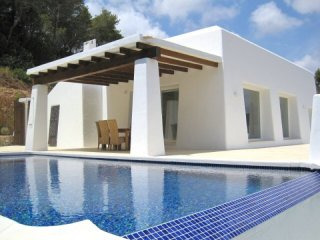 Recently built villa with fantastic..