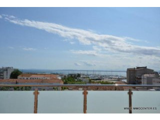 ROSES: Very nice apartment overlooking..