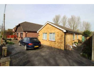 2 bedroom, Detached Bungalow house for..