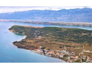 Prodaje se kuća, Ljubački stanovi