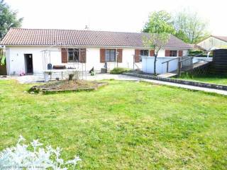 4 bed bungalow with a pretty garden of..