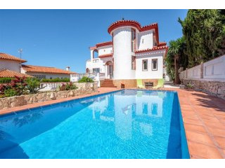 6 Bedrooms - House - Malaga - For Sale