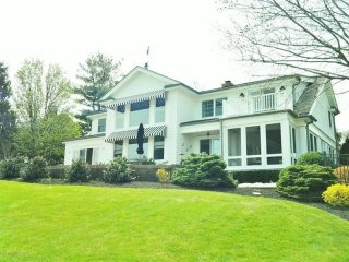 4 bedroom Detached House For Sale: 200..