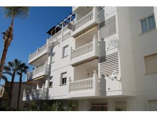 A 2nd line Beach 2 Bedroom Apartment in..