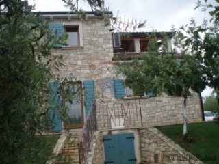 Istra, Brtonigla- Prekrasna kamena kuća sa 4800m2 okućnice