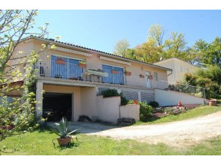 4 Bedroom Villa For Sale With Garden..
