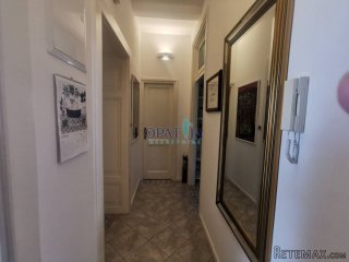 Stan u Vili do mora na prvom katu, centar Opatije, parkirno..