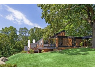 6 bedroom House For Sale: 21 Kerry Lane..