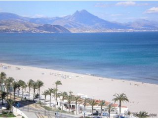 Impresionante piso a pie de playa, compuesto de 3..
