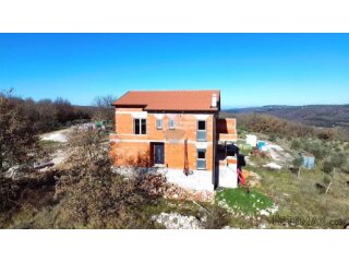 Istra, Buje okolica, kuća u izgradnji s bazenom