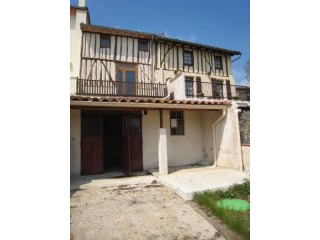 3 Bedroom Renovated Character Stone..