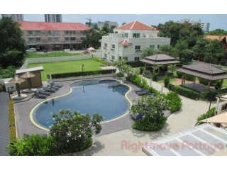 2 Bedroom Condo for sale in Pratumnak -..