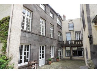 9 bedroom House For Sale: 63350..