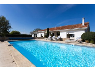 APS3044 WOW FACTOR - Stunning 4 Bed..